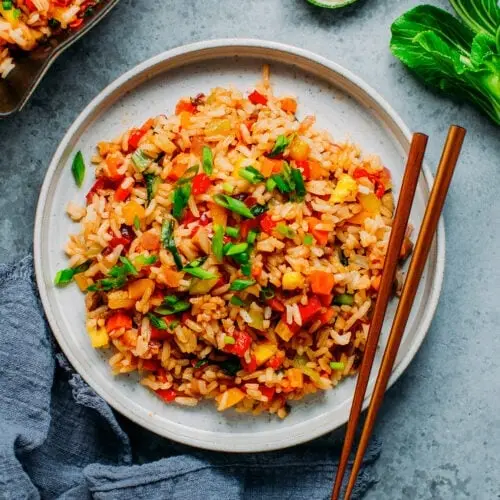 sweet-and-sour-spicy-thai-fried-rice-easy-vegan-meal-with-vegetables-thumb-500x500.webp